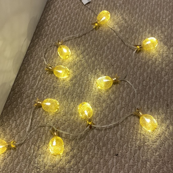Pineapple lights - Picture 2 of 3